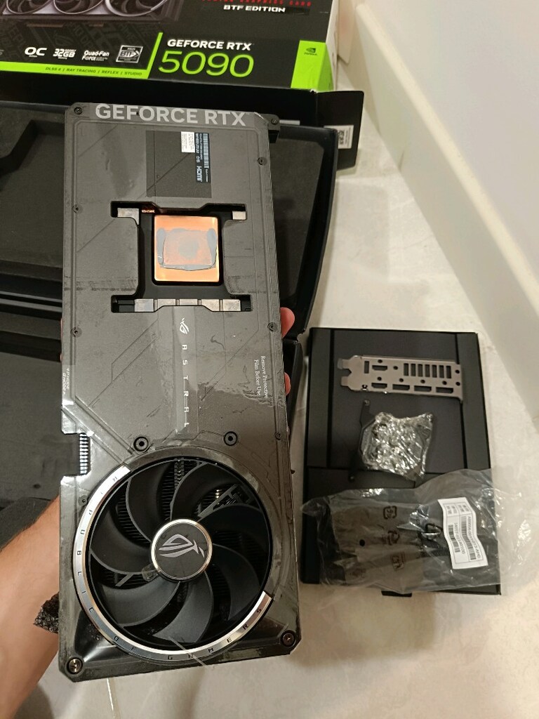 RTX 5090 ASUS ROG Astral Soğutucu Blok - GPU Yok - Siyah - BTF - 2
