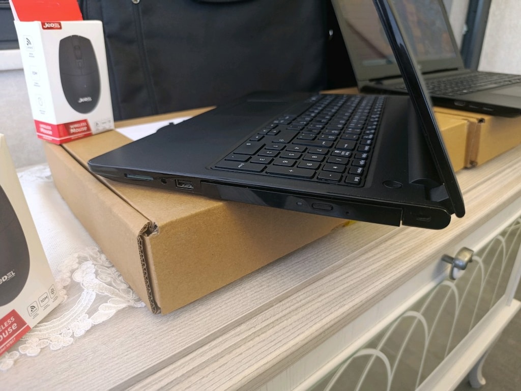 Yenilenmiş DELL laptop 8GB ram 256GB SSD disk OKul,ev,ofis, öğrenci ku - 2