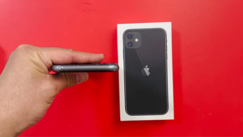 IPHONE 11 128 GB PİL 100 EKRAN ARKA CAM DEĞİŞEN KUTULU - 3