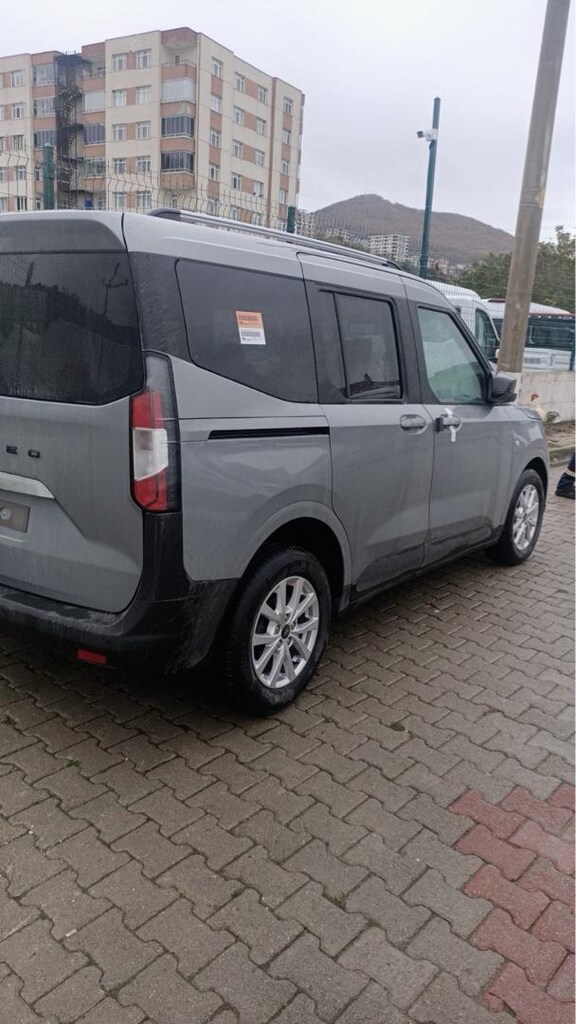 2024 FORD TOURNEO COURIER HATASIZ GARANTİLİ SERVIS BAKIMLI - 4