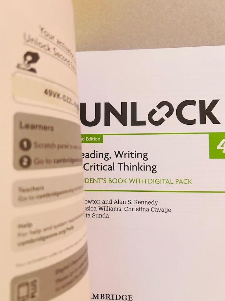 Cambridge Unlock 4. - 2