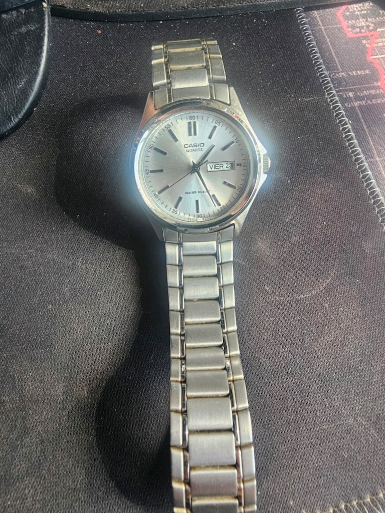Zamanın Ötesinde Bir Klasik: Casio Quartz Saat (MTP-1239) - 5