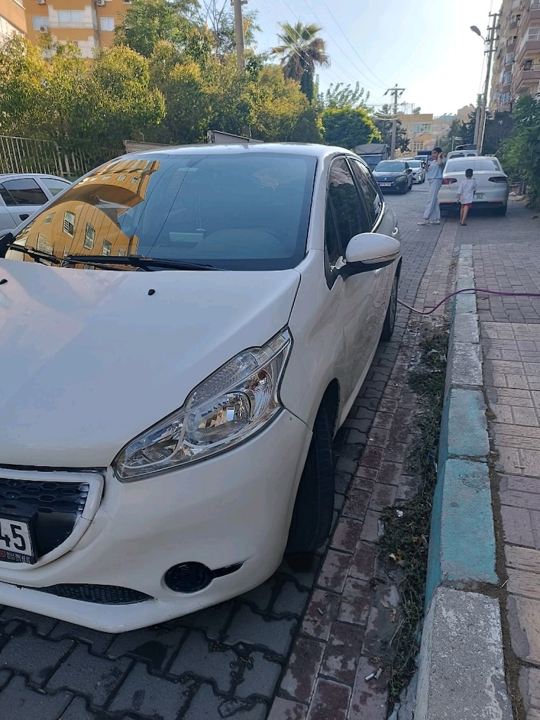 Peugeot 208 2013 - 9