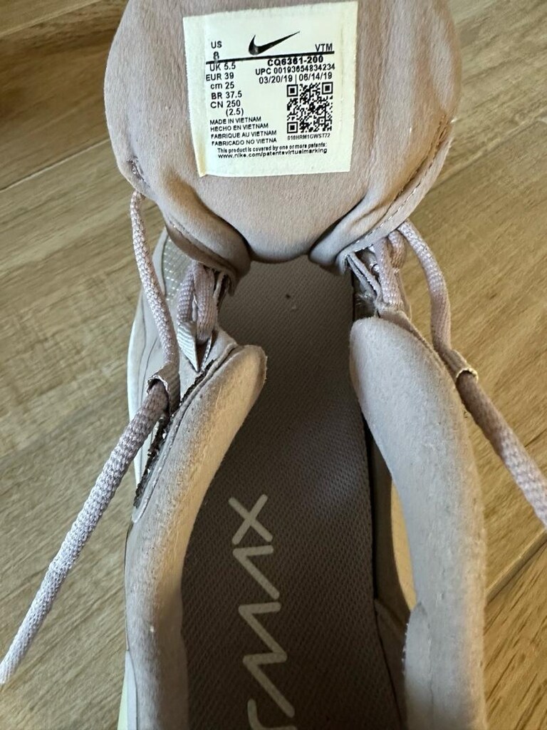 Nike sneaker — görsel 2/2