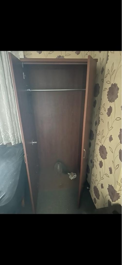 Gardrop Elbise Dolabı Yer Kartal Meydanda - 2