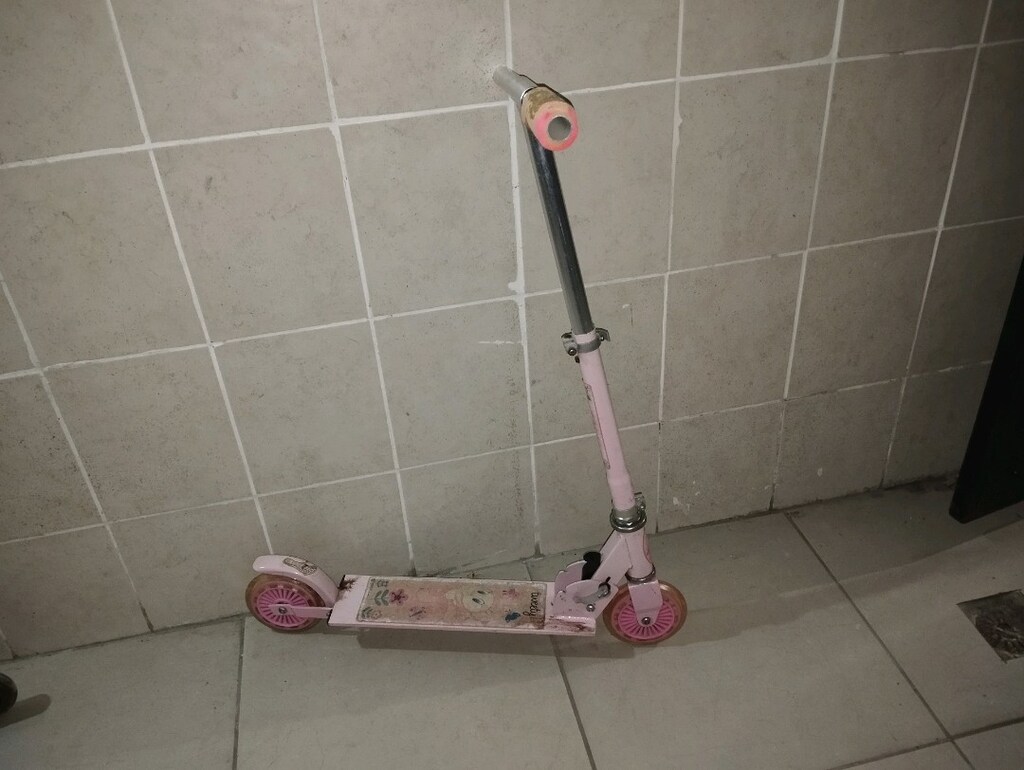 pembe scooter - 2