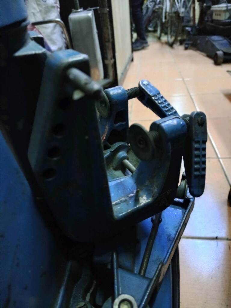 Tekne motoru dıştan takmalı 8 hp iyi durumda - 2