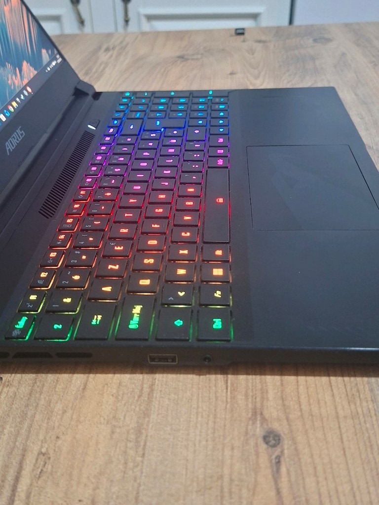 Gigabyte Aorus - 2