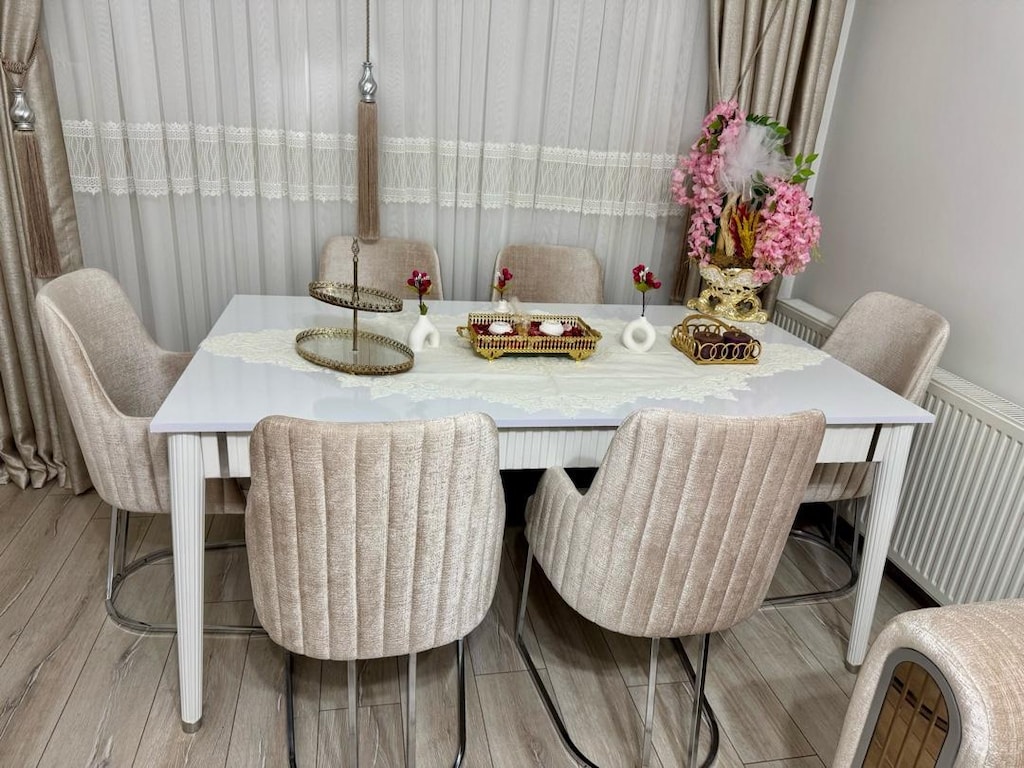 Acil Satılık Şık Salon Takımı + 6 Kişilik Yemek Masası ve Orta Sehpa - 9