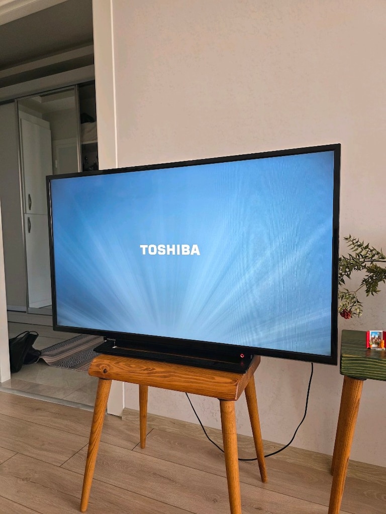 TOSHİBA 43L2163DT 43" 109 Ekran Dahili Uydu Alıcılı Full HD Smart