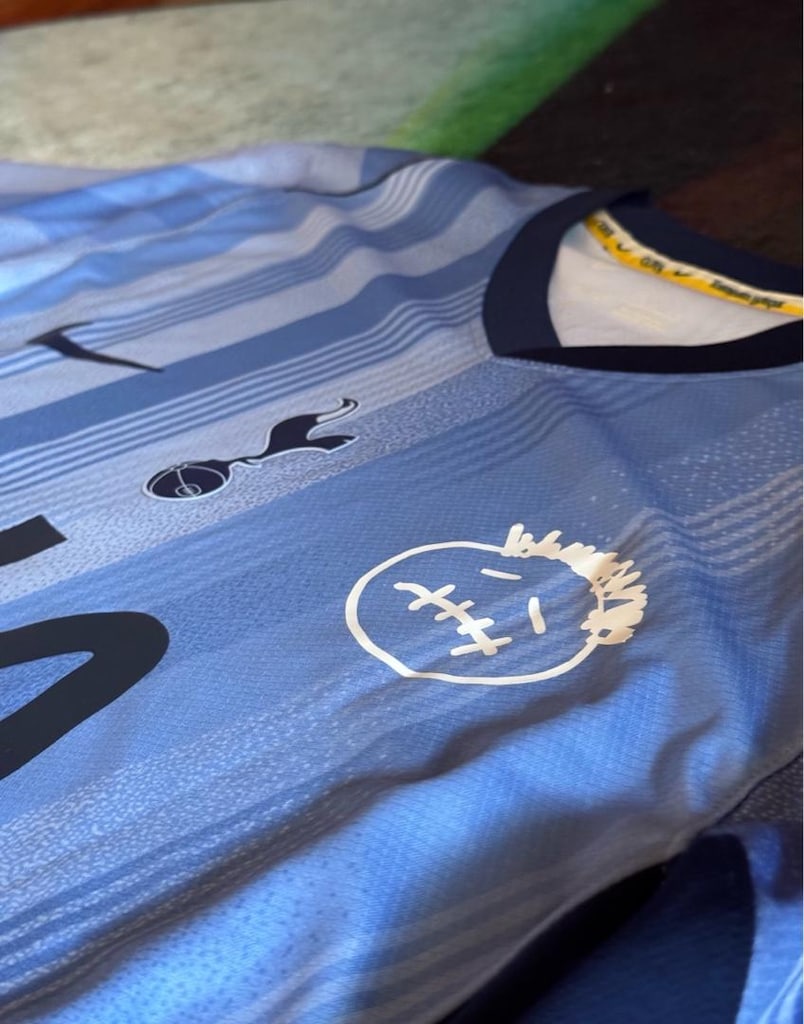 Tottenham Hotspur x Travis Scott forma - 3