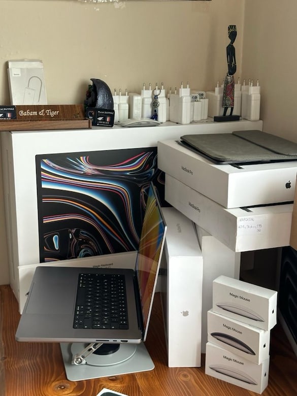 Macbook pro Özel sipariş M1 max pro çip 64 gb ram 1 tb ssd 32gpu grfik - 5