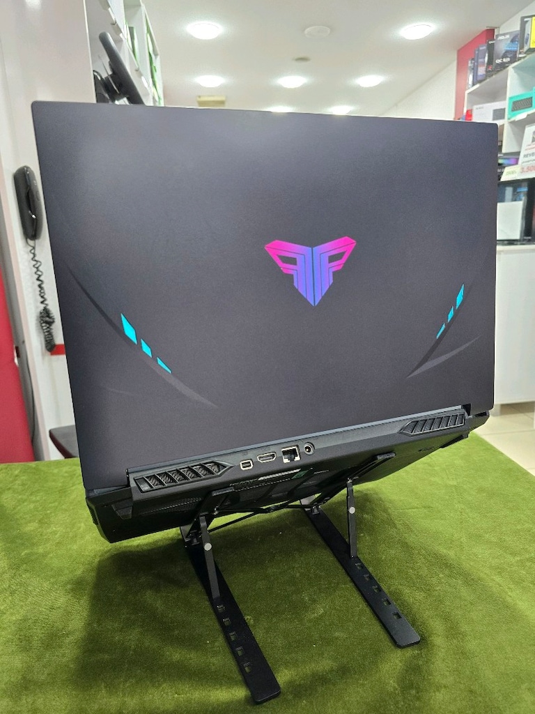 QUANTUM CWE15IAR GAMING LAPTOP İŞLEMCİ: Intel Core i7-11800H 11. - 11