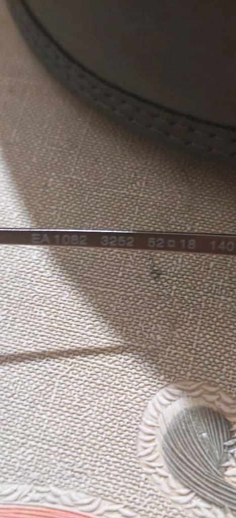emporio Armani bayan gözlüğü orjinal netten bakabilirsiniz - 2