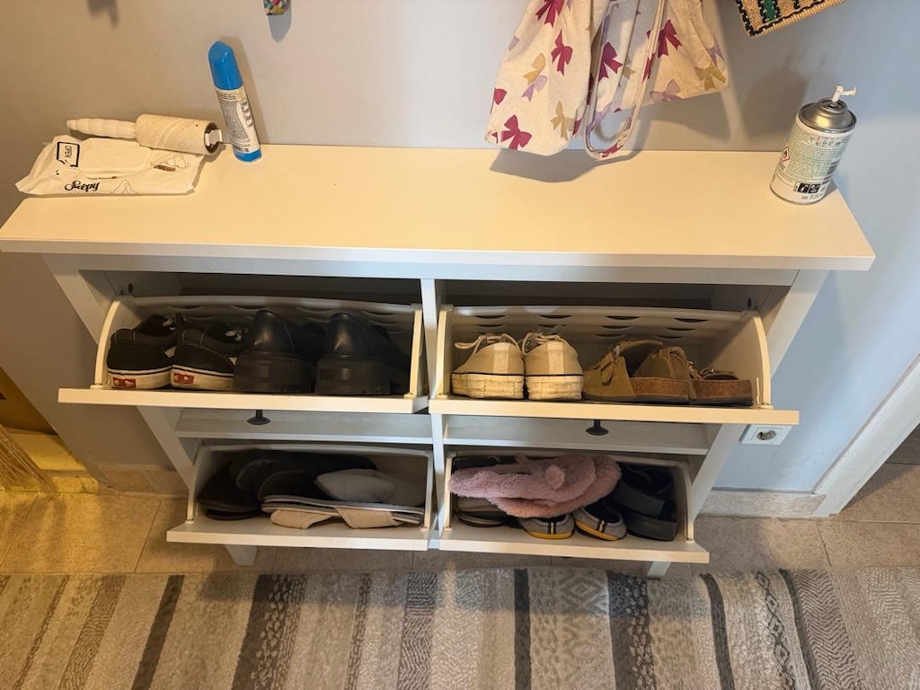 IKEA Duvar Askısı & GULLABERG Ayakkabı Dolabı - 4