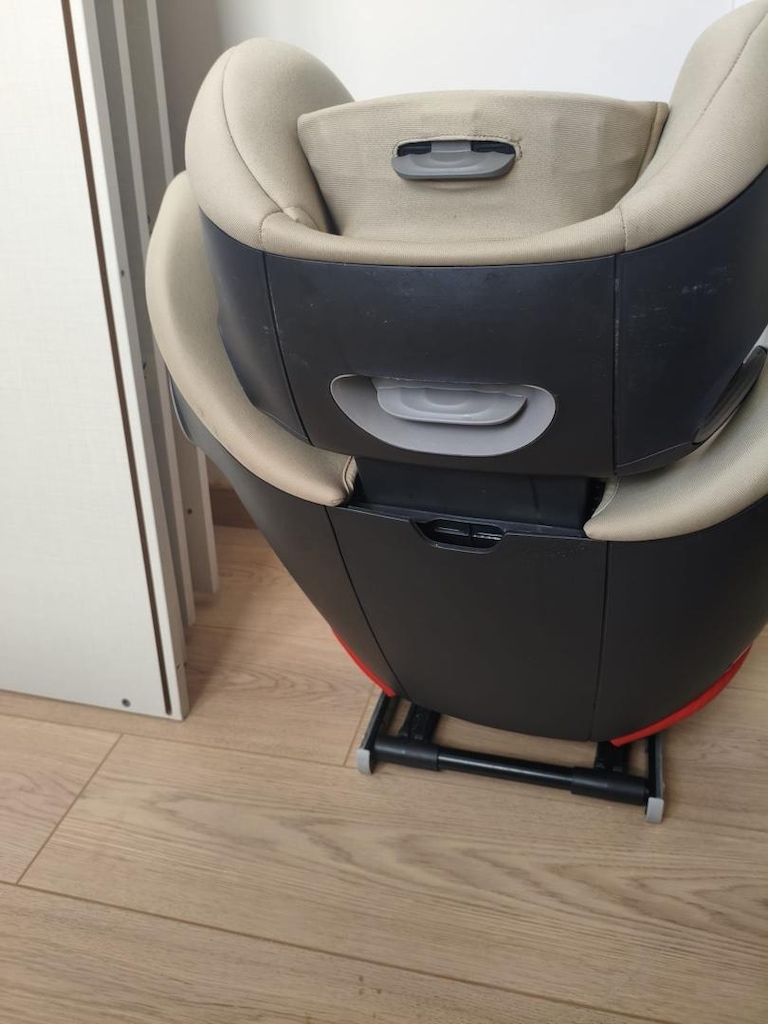 Az kullanılmış Cybex solution s i-fix araba koltuğu - 6