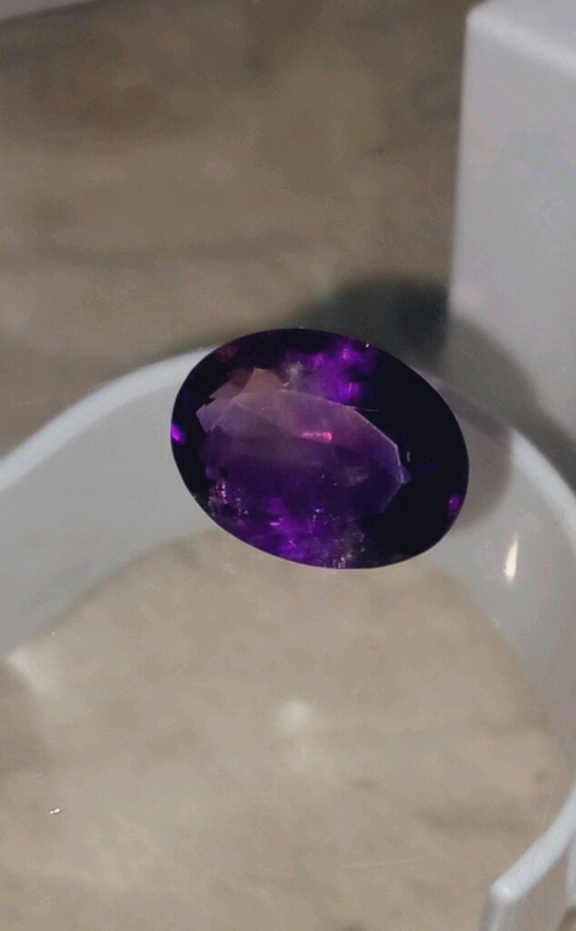 mor ametist oval kesim 8.75 karat