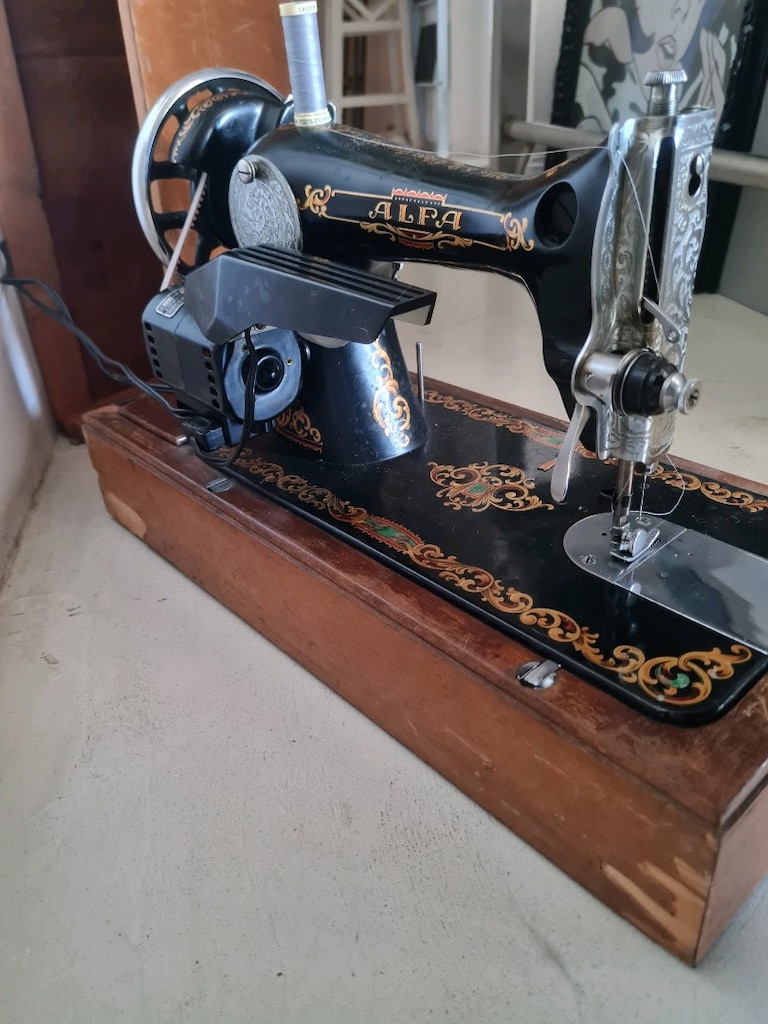Alfa ispanyol Yapımı Antika Dikiş Makinesi - 4