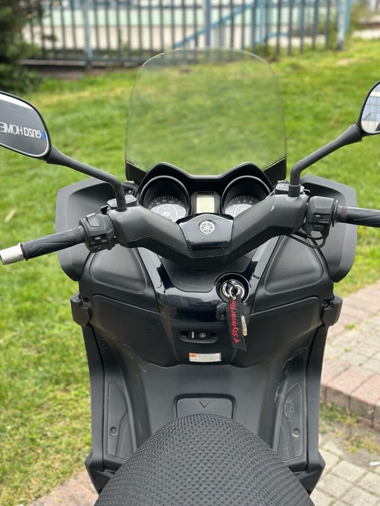 YAMAHA XMAX 250 - 15