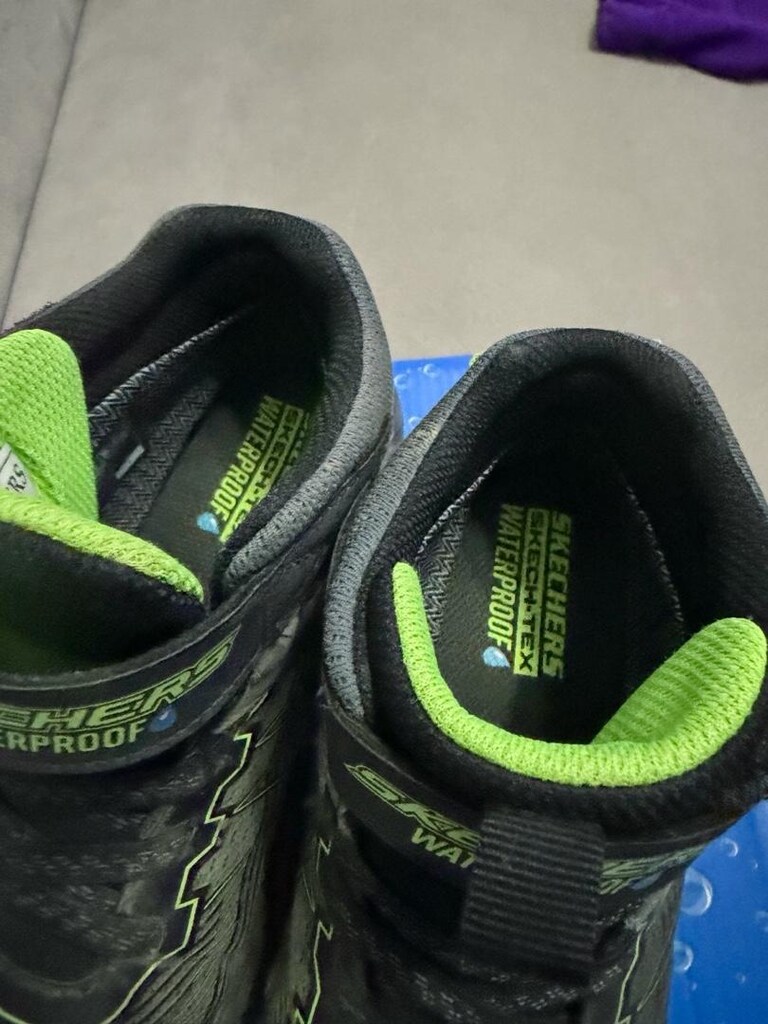 skechers bot - 6