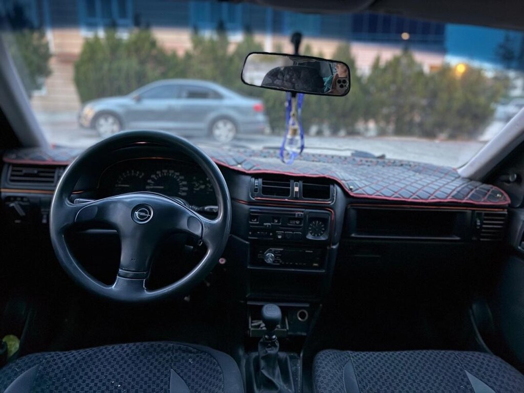 opel vectra 1.8 - 2