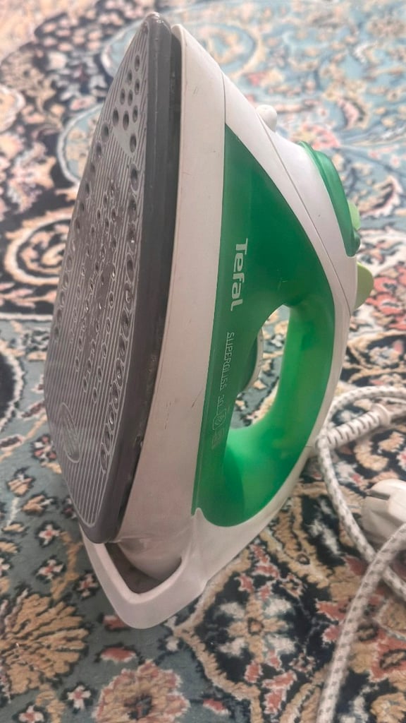 ihtiyaç sahibine ücretsiz sağlam çalışır ütü - 2
