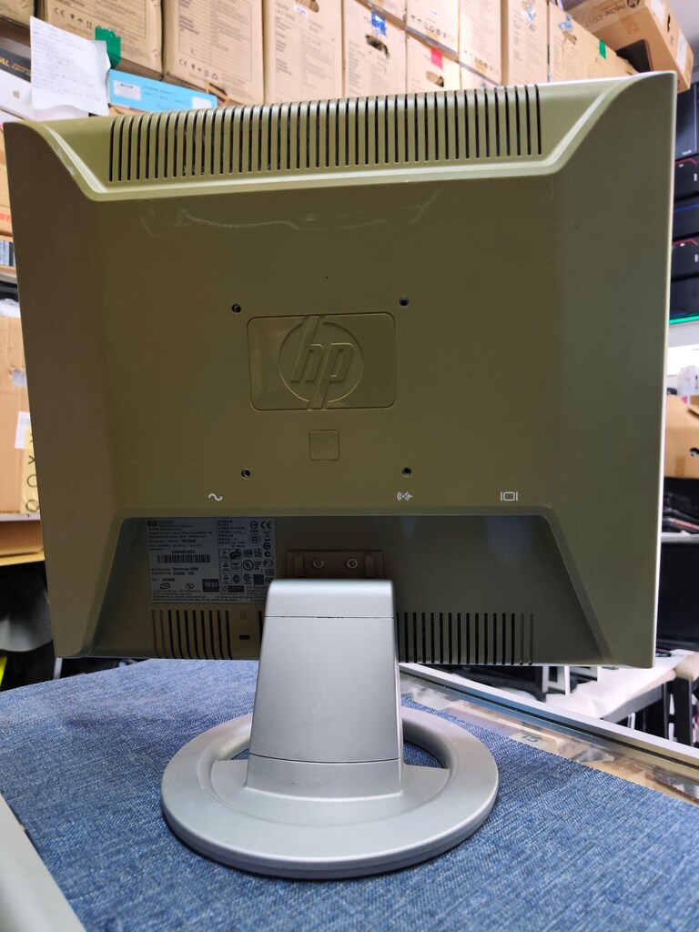 HP 19 inç VS19B LCD Kare VGA Monitör +HOPÖRLER - 3