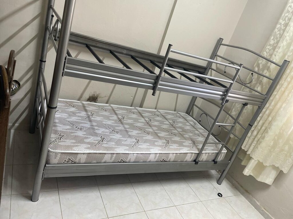 Tek kişilik metal ranza ve 2 yatak - 2
