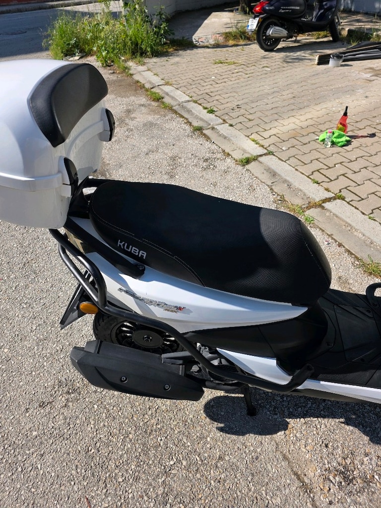 Temiz düşük km Kuba pesaro125xmax - 12
