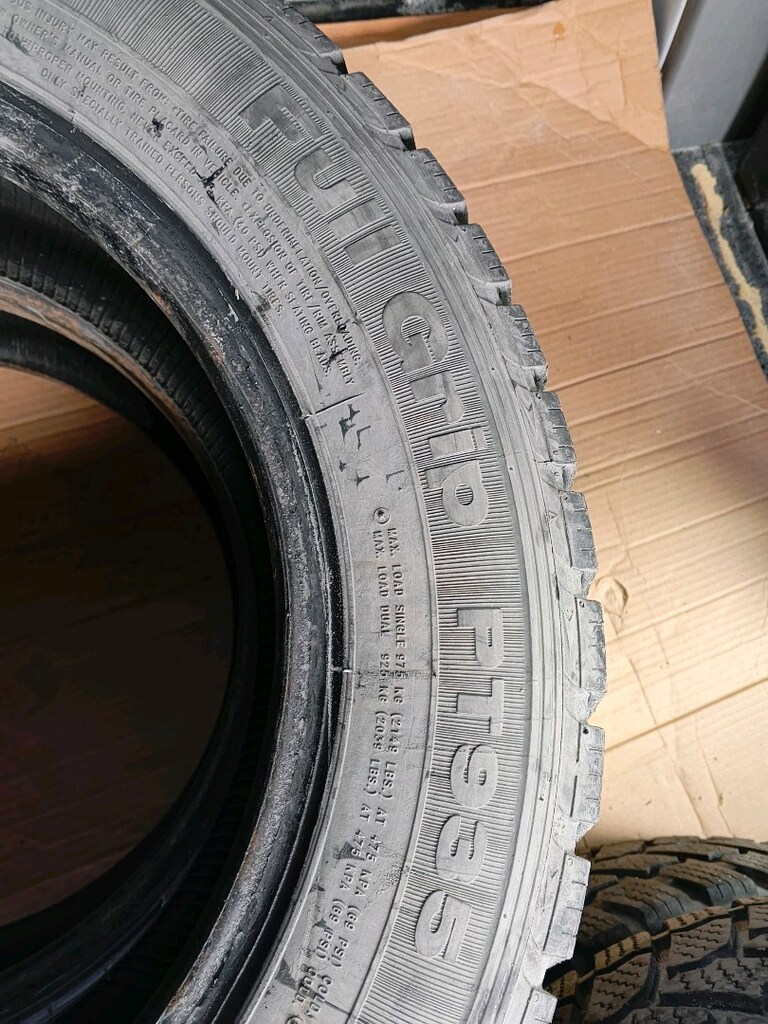 205/65/16C kışlık takım petlas 2023/35 hafta 105/107T - 2