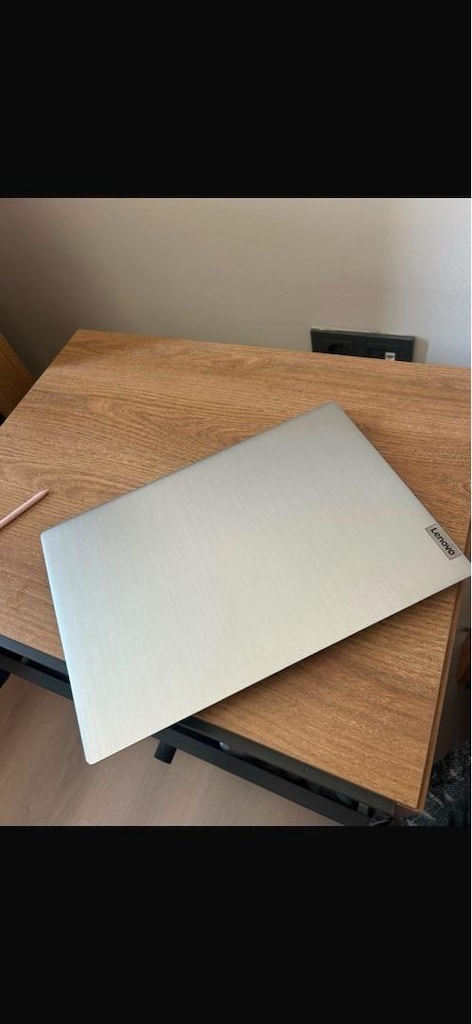lenova ideapad laptop ve hoparlör - 3