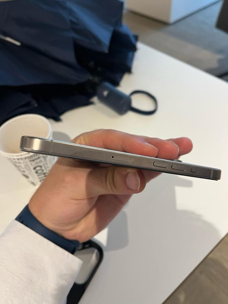 İphone 15 Pro 128 GB Natural Titanium - 4