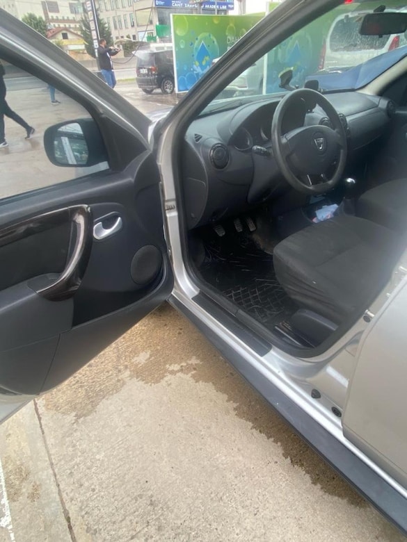 Dacia DUSTER 1.5 Laurate - 5