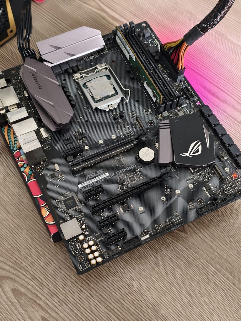 ASUS B250F GAMING - İ3 7100 - 8 GB DDR4 RAM - 13