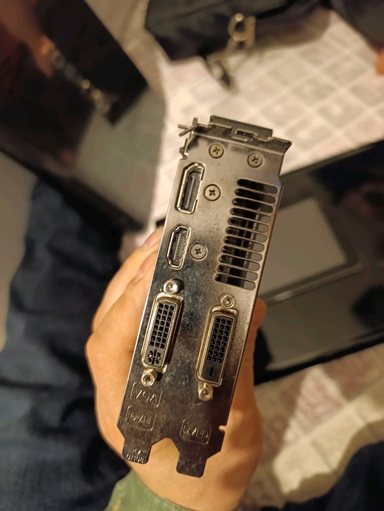Asus ekran karti - 2