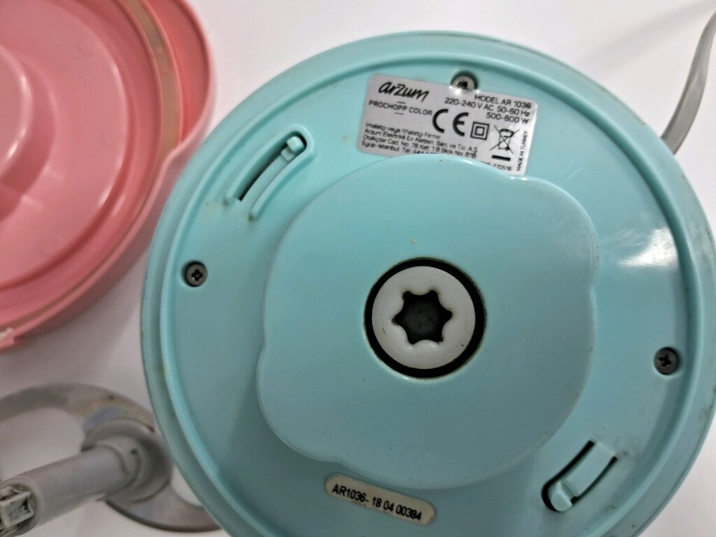 Rondo Doğrayıcı Arzum AR1036 Prochopp Color 600 W Doğrayıcı çalışıyor - 3