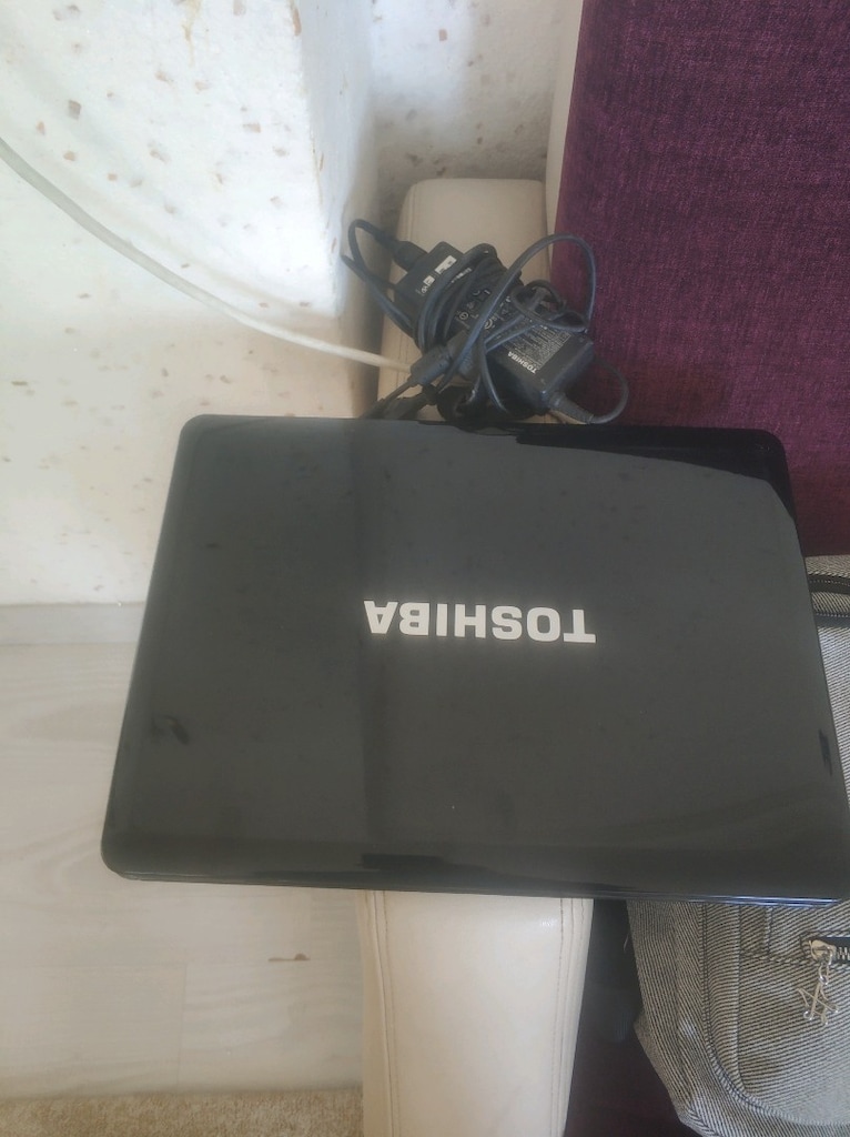 Toşhiba büyük ekran 4 GB rem temiz laptop - 5