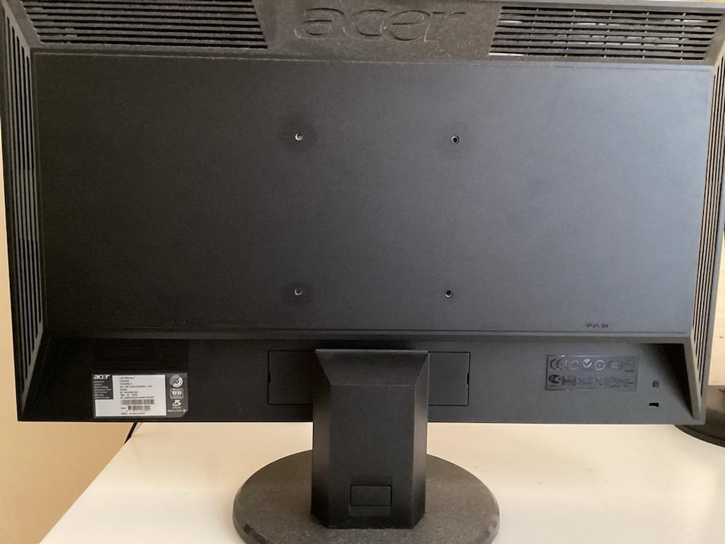 Acer V223HQ 21.5” Full HD Monitör - 2