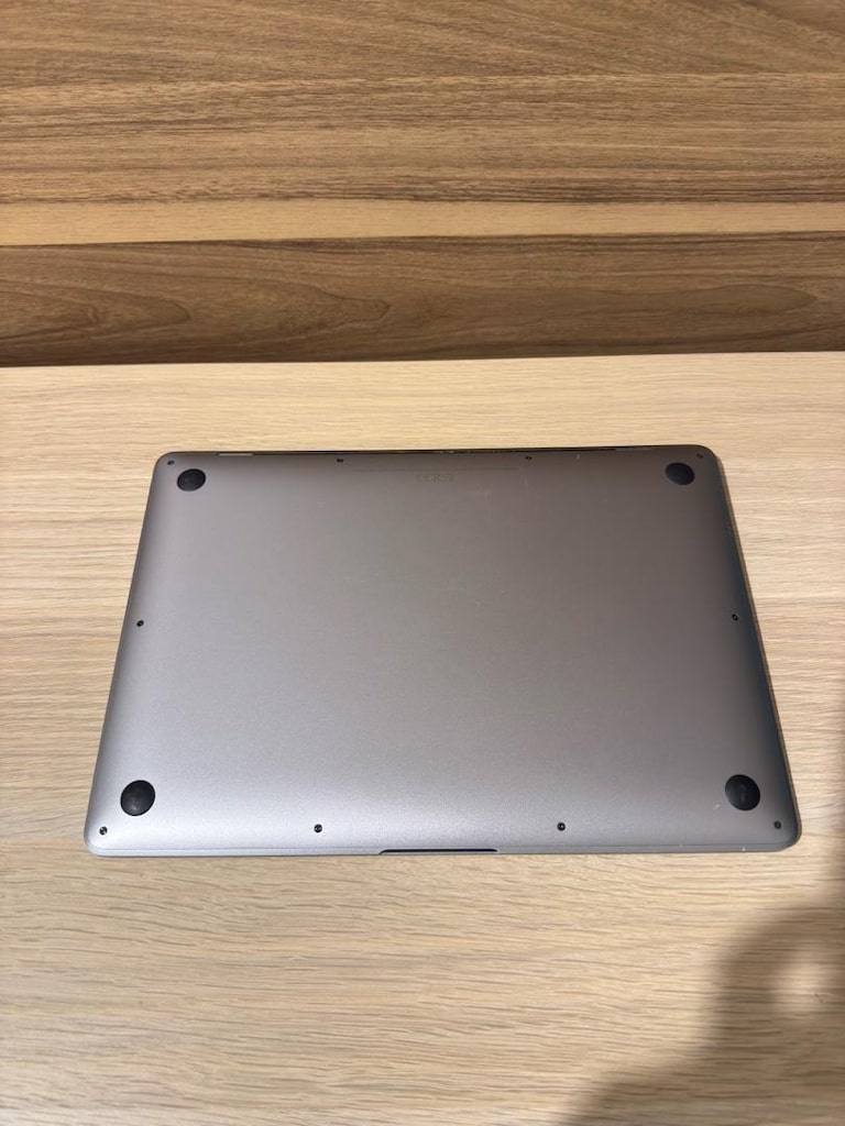 MacBook Air / M1 / 13 inç / 8 GB Ram / 256 GB Ssd - 9