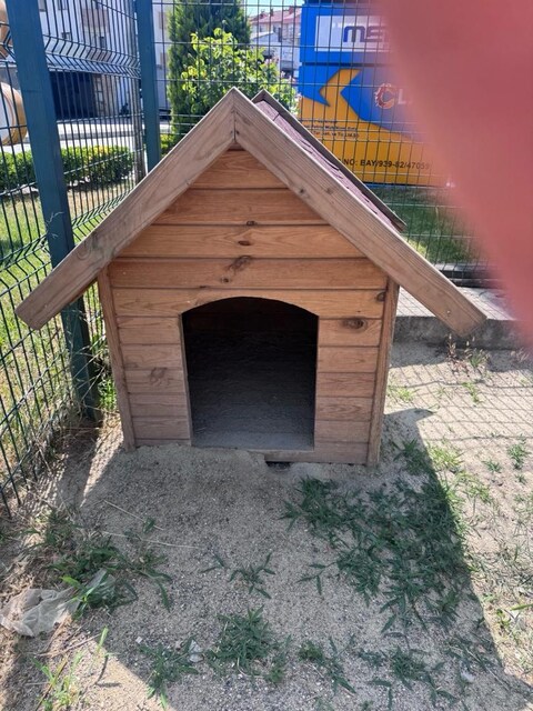 ÇOK AZ KULLANILMIŞ KÖPEK KULUBESİ