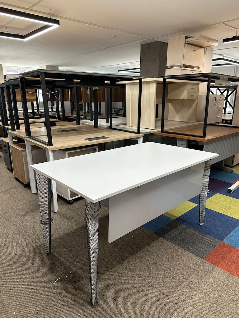 KLAS OFİS ÜSKÜDAR 140X70 ÖZEL YAPIM ÇALIŞMA MASASI SIFIR - 2
