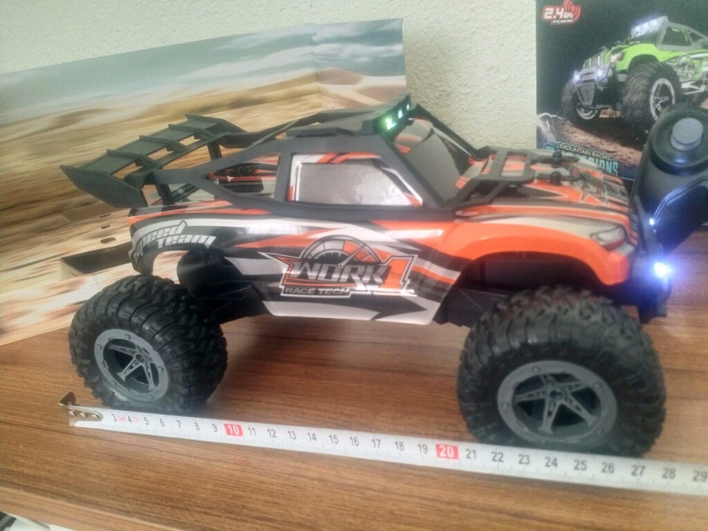 UZAKTAN KUMANDALI ŞARJLI IŞIKLI JEEP BÜYÜK YAKLAŞIK 29CM - 5
