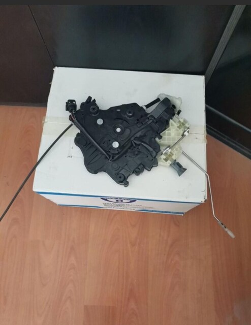 VW CADDY SÜRGÜLÜ KAPI KİLİDİ ORİJİNAL SIFIR