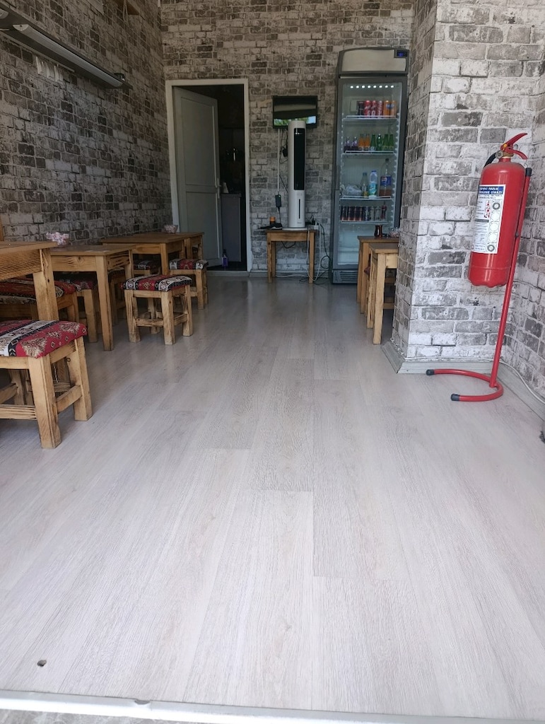satılık masa ve sandelye 10 masa ve 24 tapure vardır - 4