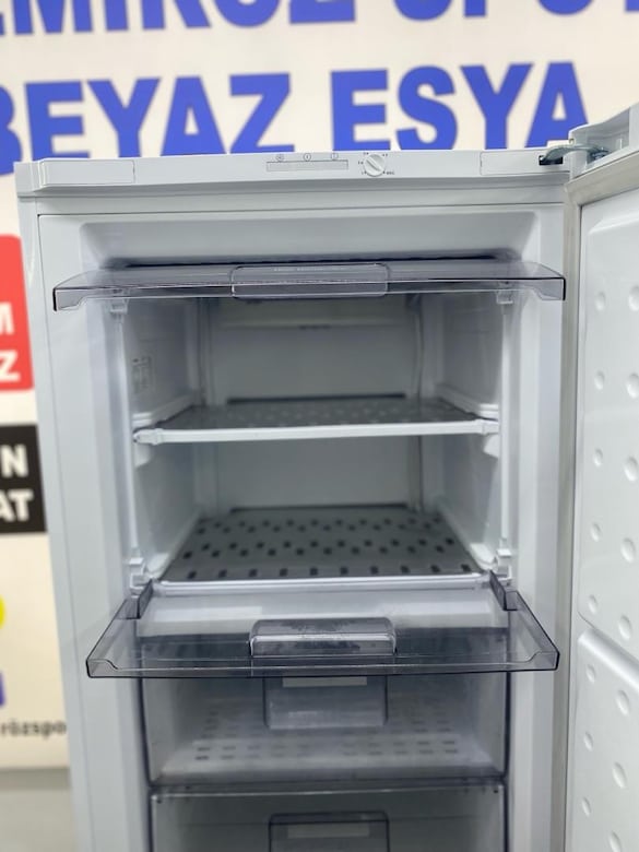 ARÇELİK DERİNDONDURUCU 270 L / - 4