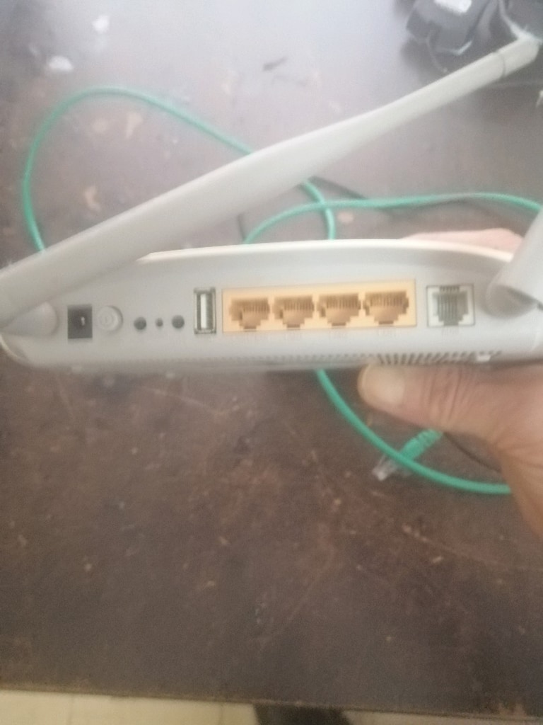 TP link. modem.2adet. - 3
