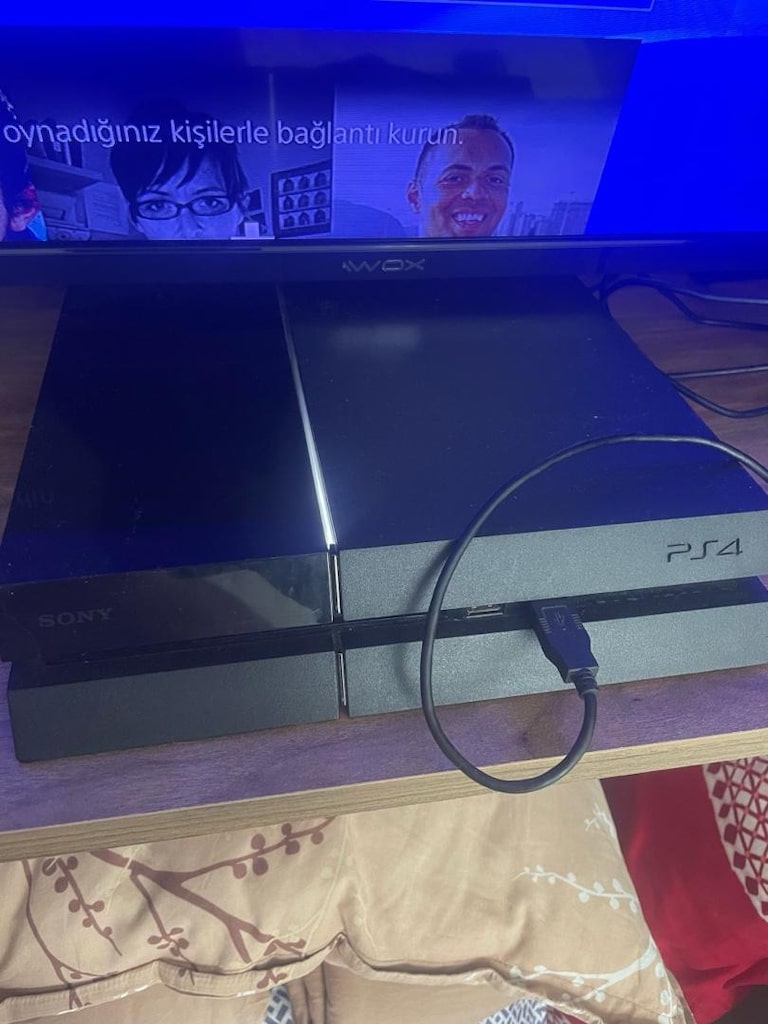 ps 4 fax kasa 500 GB - 2