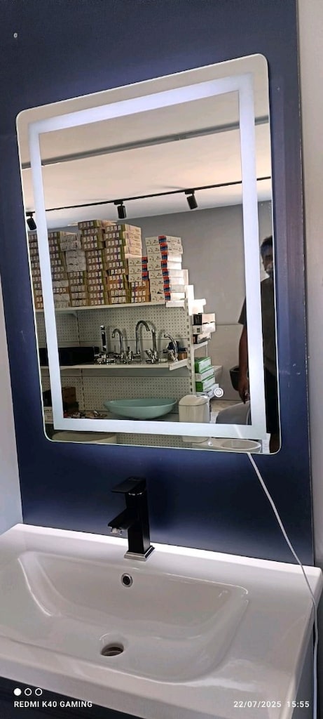 led aynalı banyo dolabı - 2