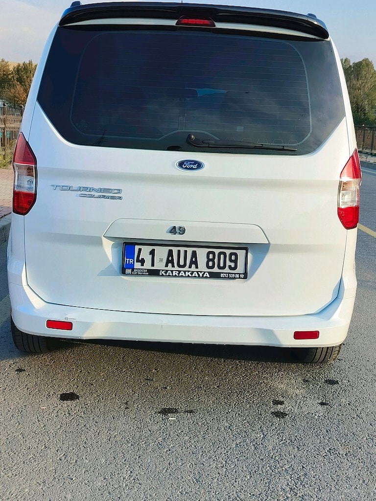 acil satılık Ford Tourneo courier - 8
