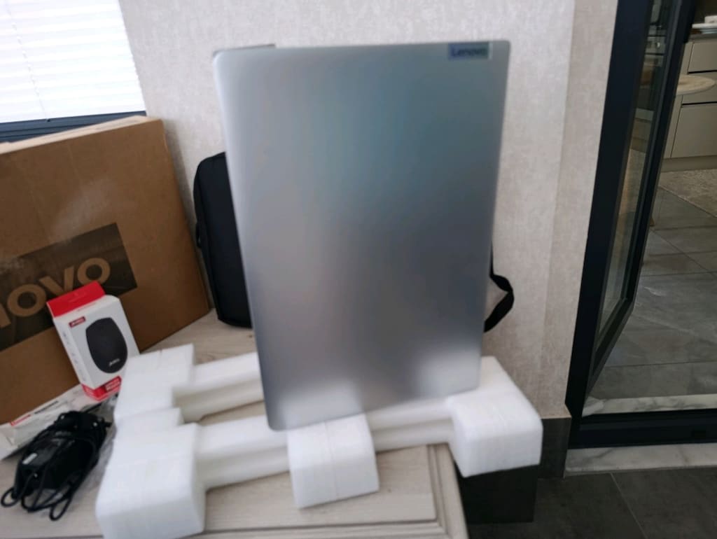Temiz, Kutulu Lenovo IdeaPad 1 15IGL7 Laptop (Çanta + Fare Hediyeli) - 3